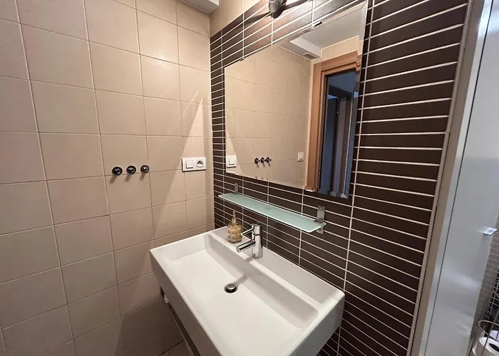 Vip Petrska 25 *