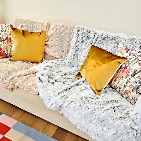 Apartment Vip Petrska 25 *